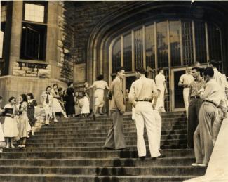 Students in front of a school in Nashville